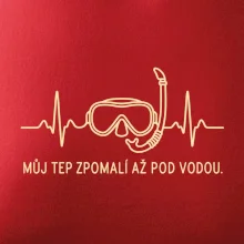 Můj tep zpomalí až pod vodou křivka EKG s maskou a šnorchlem
