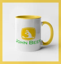 John Beer jelen s pivem