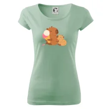 Kapybara se zmrzlinou