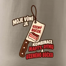Vůně nafty dýmu a uzeného bůčku