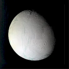 Fotky planet - Saturnův měsíc Enceladus z blízka
