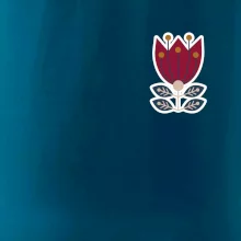 Folklor na prsu květina čtyřlistá