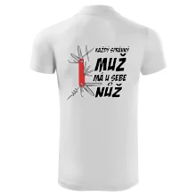 Každý správný muž, má u sebe nůž