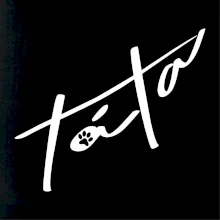 Psí táta se jmény na rukávu