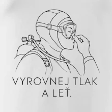 Vyrovnej tlak a leť potápěč v neoprenu držící si nos