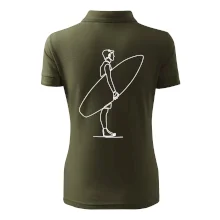 Surfař stojící jedním tahem