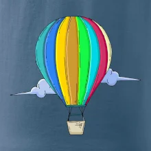 Horkovzdušný balon v oblacích