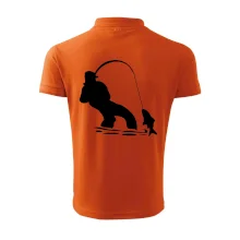 Rybář tahající rybu