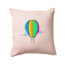 Horkovzdušný balon v oblacích