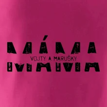 Černý nápis máma a jména dětí