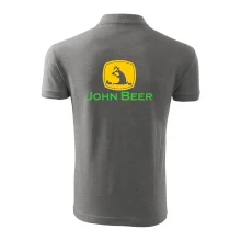 John Beer jelen s pivem