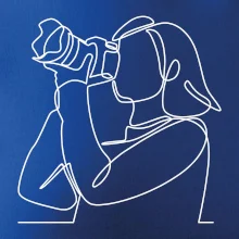 Fotografka stojící jedním tahem