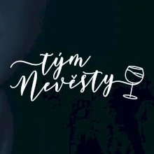Tým nevěsty červené víno