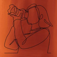 Fotografka stojící jedním tahem