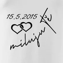 Mikina miluju tě s datumem na rukávu