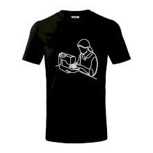 Švadlena a šicí stroj jedním tahem