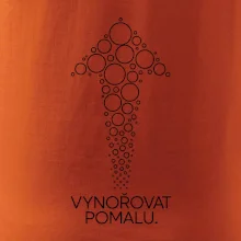 Vynořovat pomalu šipka vzhůru vytvořená z potápěčských bublinek