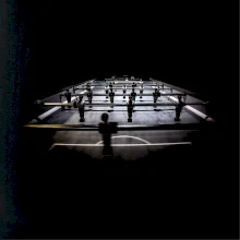 Stolní fotbal ve stínu