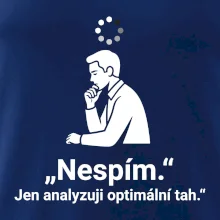 Nespím. Jen analyzuji optimální tah.