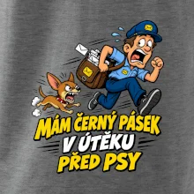 Černý pásek v útěku před psy