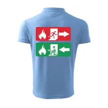 Lidé utíkají, hasiči přibíhají