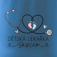Dětská lékařka srdcem - stetoskop a dětské stopy