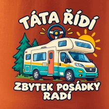 Táta řídí zbytek posádky radí rodinný karavan