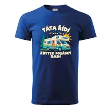 Táta řídí zbytek posádky radí rodinný karavan