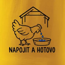 Slepice u misky s krmením