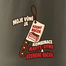 Vůně nafty dýmu a uzeného bůčku