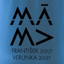 Máma v geometrickém fontu se jmény