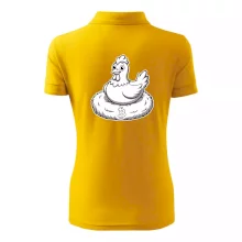 Kuře sedící na bitcoinovém hnízdě