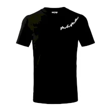 Psí máma se jmény na rukávu