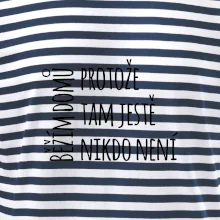 Běžím domů protože tam ještě nikdo není