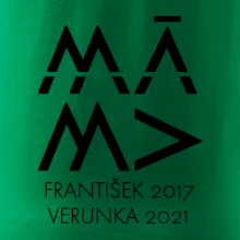 Máma v geometrickém fontu se jmény