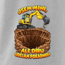 Mini bagr udělá pořádnou díru