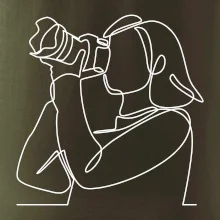 Fotografka stojící jedním tahem