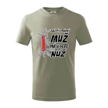 Každý správný muž, má u sebe nůž