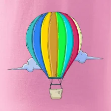 Horkovzdušný balon v oblacích