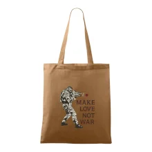 Růže ve zbrani, make love not war