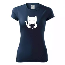 Kočka drží srdce