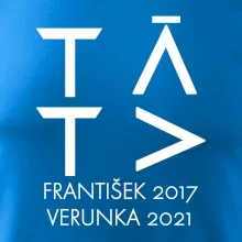 Táta v geometrickém fontu se jmény