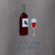 Šetřím vodu piju víno (studio-arte.cz)