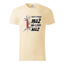 Každý správný muž, má u sebe nůž