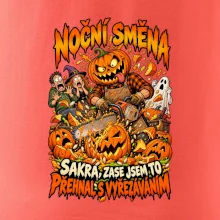 Noční směna dýňáka s motorovou pilou