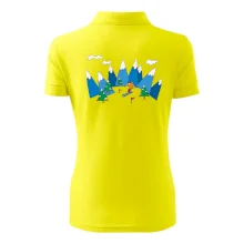 Lyžař a barevné hory