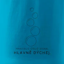 Hlavně dýchej pět stoupajících potápěčských bublin