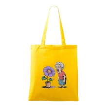 Stará paní plive na fialu