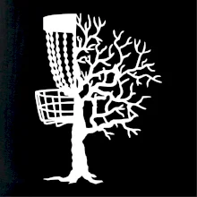 Disc golf pozor strom