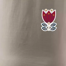 Folklor na prsu květina čtyřlistá